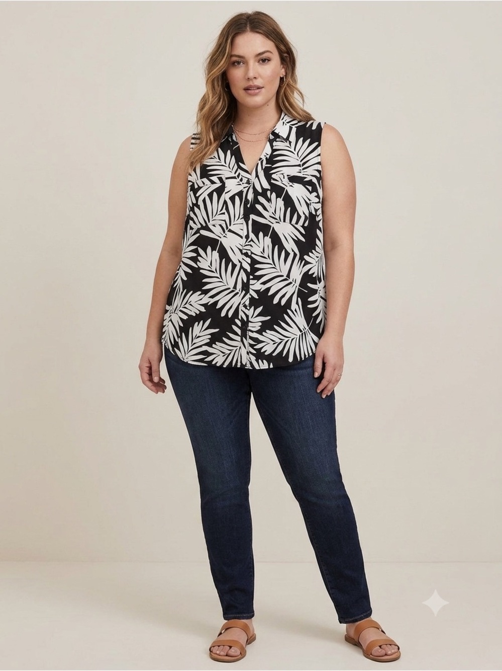 TORRID Black & White Palm-Print Sleeveless Button Top SIZE 0